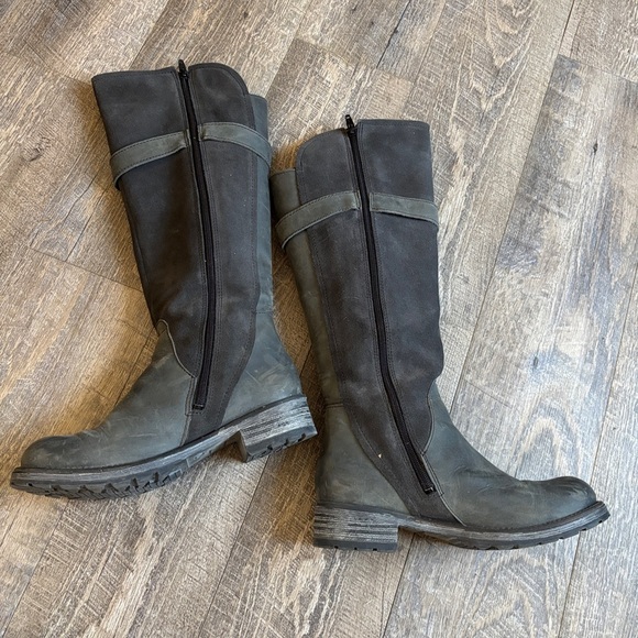 Bos. & Co. Black and Green Over the Knee Boots with Sleek Silhouette - Picture 2 of 4